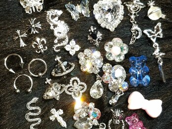 Eclore【エクロール】水前寺　長さだし/スカルプ/持ち込み/フィルイン【4/8オープン】の写真/【OPEN価格】シンプル定額¥4700/持ち込み90分¥6300*トレンドを抑えたパーツが勢揃い![新水前寺駅/水前寺駅]