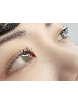 ナチュラル上品な目元にしたい