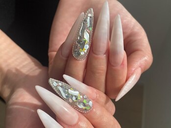 クロレネイルズ(colorer nails)の写真/【似合わせデザインアート10本+パーツ付け放題￥7200】持ち込みデザインもOK☆欲張りなあなたにもオススメ!