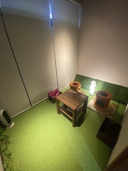 ケーナインエッセ(K9 esse)/黄土よもぎ蒸し個室