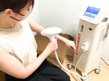 まえかわ鍼灸整骨院/脱毛施術風景「腕」
