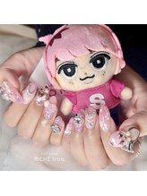 リッシュ トロワ(RICHE trois)/キラキラてんこ盛り！推しネイル