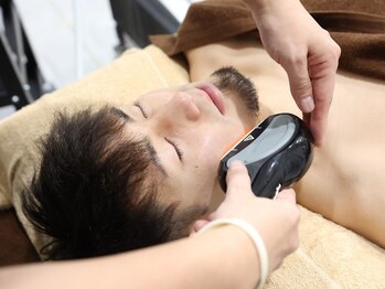 アップライン(Up Line)の写真/夕方ヒゲが気になる方にオススメ☆痛みの少ない美肌脱毛で清潔感UP＆毎朝の時短にも♪[光脱毛/Waxご用意◎]