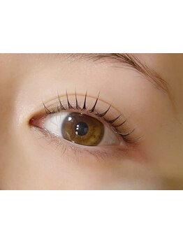 ナチュラル上品な目元にしたい