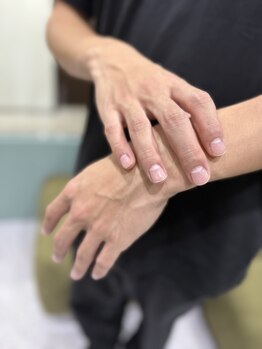 モツヲネイル(motsu.O! NAIL)/メンズ透明ジェルネイル仕上げ