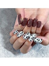 ネイルサロン R/スタイリングコース　8030円