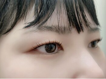 バイオレット(violets)/生え変わりで短いまつ毛も◎