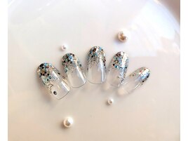 新色ホロラメでキラ星ネイル★