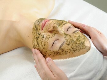 アトリエール(Ateliere)/~REVIハーブピーリング~