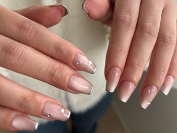 クロレネイルズ(colorer nails)の写真/どのシーンにも映えるデザインを指先に♪Lifestyleに合わせたデザイン提案もプロにおまかせ!美フォルムも◎