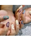 ポップなフラワーネイル