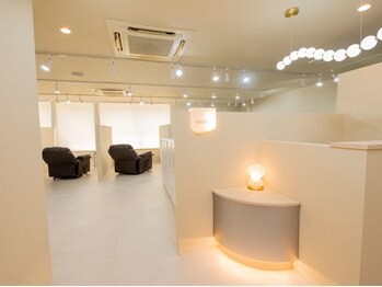 ニュイ 春日部(nuit)/白を基調とした落ち着いた雰囲気