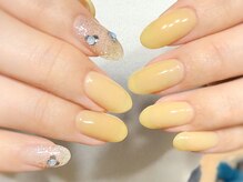 シーン(SHEEN)/くすみイエローにお花ホロ