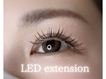 モチの良さで人気のLEDエクステやカラーエクステもご用意