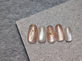 B.トレンドデザインネイルアート