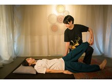ヒーリングスペースマカプウ烏丸御池店(Healing space makapuu)/タイ古式施術風景