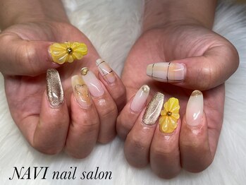 ナビ(NAVI)/ひまわりネイル