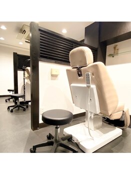 エストブロウ 麻布十番店(est brow)/店内写真　施術ベッド