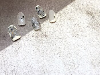 ツメトトノウ/くすみホワイト囲み