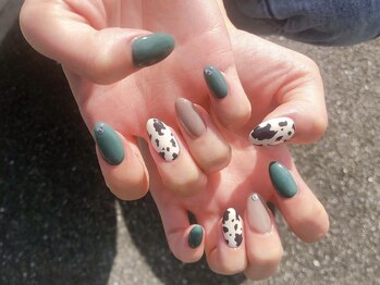 プラス セカンド(Plus 2nd)/アニマル柄 × ワンカラーネイル