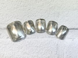 306