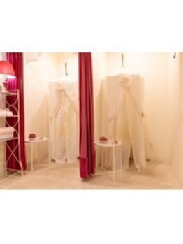 エムアイローズ(MI ROSE)の写真/リピート続出中☆大人気のローズ蒸しテント20分￥3,080～♪ローズの蒸気で温活&デトックス!!美腸効果も◎