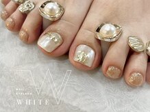 ホワイト(WHITE)の雰囲気(ハンド・フットの同時施術可能です!)