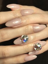 アメイズ(AMAZE)/グレージュ×３Ｄストーン