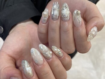 おまかせホワイトネイル