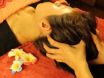 ラバンサラ(Ravan Sara)の写真/【タイ式ヘッドスパ45分¥4600】日々の疲れをもみほぐします◎ひんやり気持ち良いハーブオイルでスッキリ♪