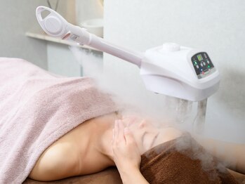 サリーエミリー 亀有店(SallyEmiry)の写真/今からケアしてモチモチつるつるな白玉肌をあなたの手に♪年齢に合わせたエイジングケアも<10時～21時営業>