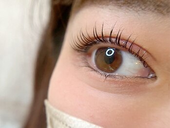 イムア(imua)の写真/【下がりまつ毛/逆さまつ毛でお悩みの方も】話題のラッシュリフトでぱっちり上向きまつ毛に大変身◎