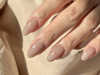 ツムグ(tsumugu)の写真/シンプルだからこそ、美しい。大人の魅力を引き出すワンカラーネイル♪