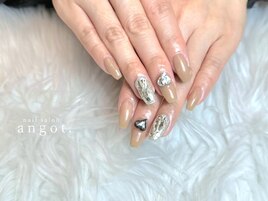 ビジューネイル