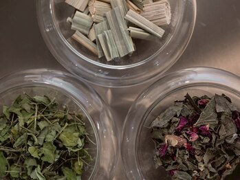 ビープラス(B-PLUS)/よもぎ蒸し/眼精疲労/毛穴ケア