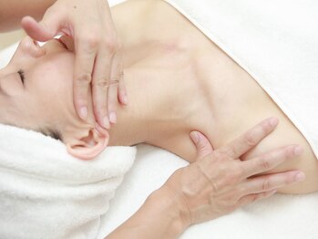 エターナルフレーム(Eternal Flame)/フェイスラインのむくみケア