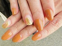 フレイムス アイラッシュ アンド ネイル(FRAMES)/オレンジ×ゴールド