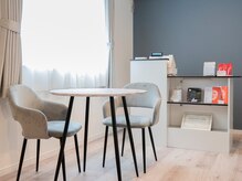 お客様の悩みに寄り添い、カウンセリングやお手入れをします