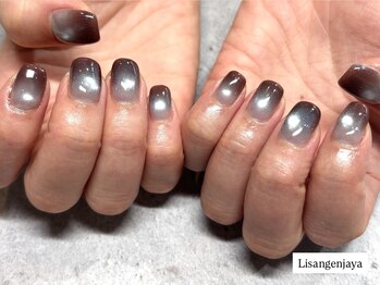 トレンドカラーネイル