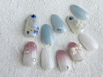 マイネイル 柏店の写真/透明感ブルーの押し花とキラ艶リボンが映える/上品な春夏トレンドネイル 新規¥7380/再来¥7890 