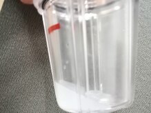 トムズ(Tom’s)/透明美容液が白く濁る！毛穴洗浄