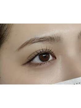 ナチュラル上品な目元にしたい