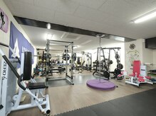 充実設備のジムを貸し切りで、周りを気にせずトレーニング