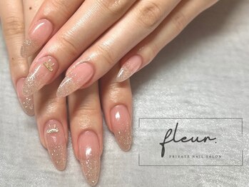 フルール(fleur.)の写真/【押部谷駅1分】大人女性にピッタリなシンプルネイルも可愛く仕上げます♪華やかデザインもお任せ下さい◎