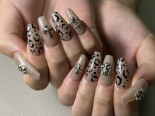 ネイルサロン 虹色/