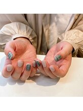 ココリ(CoCoRe)/ぷっくりチェックネイル