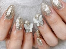 ベルネイル(Belle Nail)/ラメワンカラー＋蝶パーツ