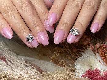 サロンドフォーエイチ(salon de 4H)/ちゅるんピンクにワンポイント！