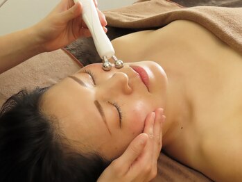 ラクレア(LA.CLAIRE)/イオン導入で乾燥肌も改善♪