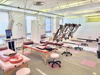 王子さくらカイロプラクティックの写真/【骨盤矯正で美しい姿勢に】お体の歪みを整えることで、美姿勢・美脚を叶えます★頭痛や眼精疲労解消にも◎